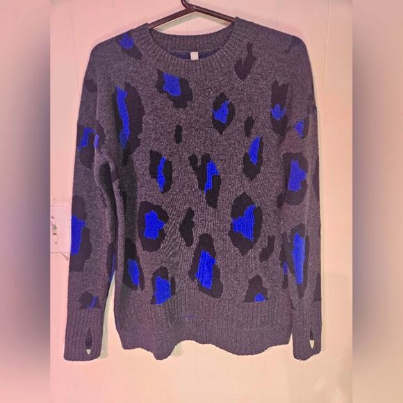Athleta Wool Cashmere leopard print charcoal gray crewneck sweater. Size… - Picture 3 of 9